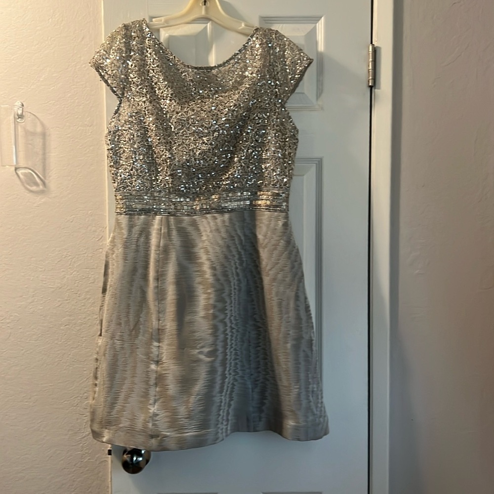 Kay Unger Sequin Lace Bodice Cocktail Dress Taupe  Size 14 Sheath- runs small